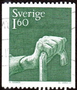 Sweden 1322 - Used - 1.60k Hand Holding A Cane (1980)