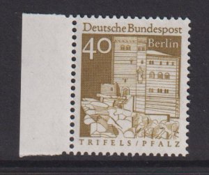 Germany  Berlin   #9N241  MNH  1967  buildings  40pf