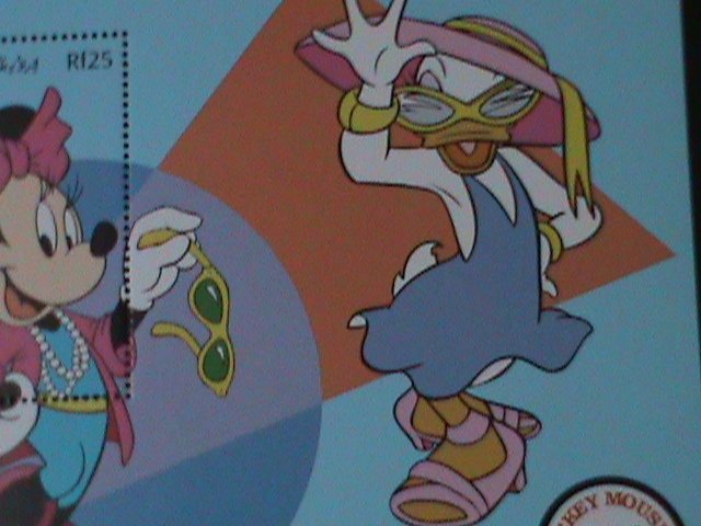 ​MALDIVES ISLANDS-FAMOUS NOBLE LADIES-MNH -S/S VF WE SHIP TO WORLDWIDE