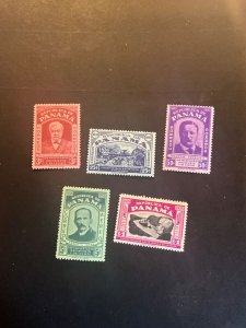 Panama Scott #401-3, C155-6 never hinged