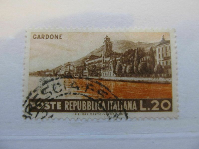 Italy Italia 1953 20L usato fine stamp A5P11F112