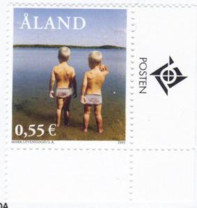 Finland - Aland #215 MNH children at beach