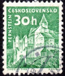 Czechoslovakia 973 - Used - 30h Pernstein Castle (1960) (7)
