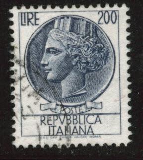 Italy Scott 788 Used 1959 17x21mm perf 14 stamp