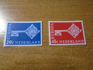 Netherlands  #  452-53  MNH