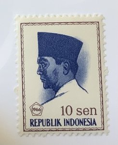 Indonesia 1966-67 Scott 672 MH - 10s,  President Sukarno