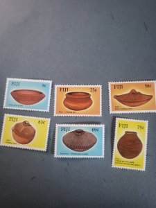 Stamps Fiji Scott #585-90 never hinged