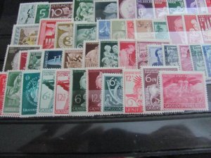 GERMANY 1940S MNH 32 SETS (113)