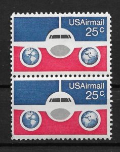 1976 ScC89 25¢ Plane and Globes MNH pair