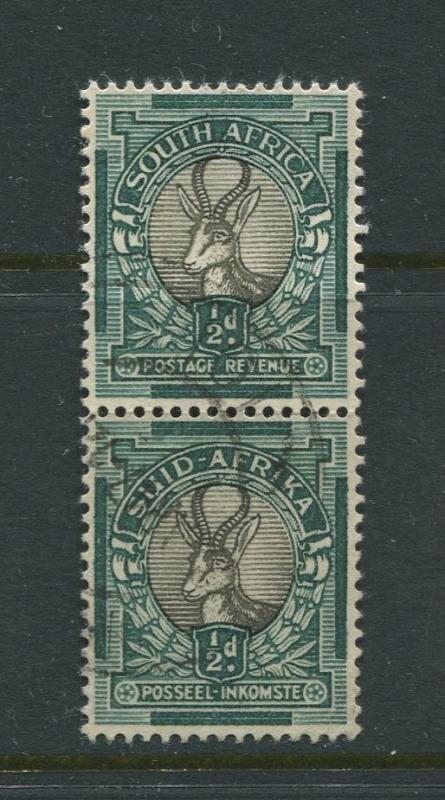 SOUTH AFRICA -Scott 23- Springbok -1926 -Used- Vert.Pair 1/2d Stamps