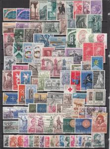 Italy - 880+ different stamp collection