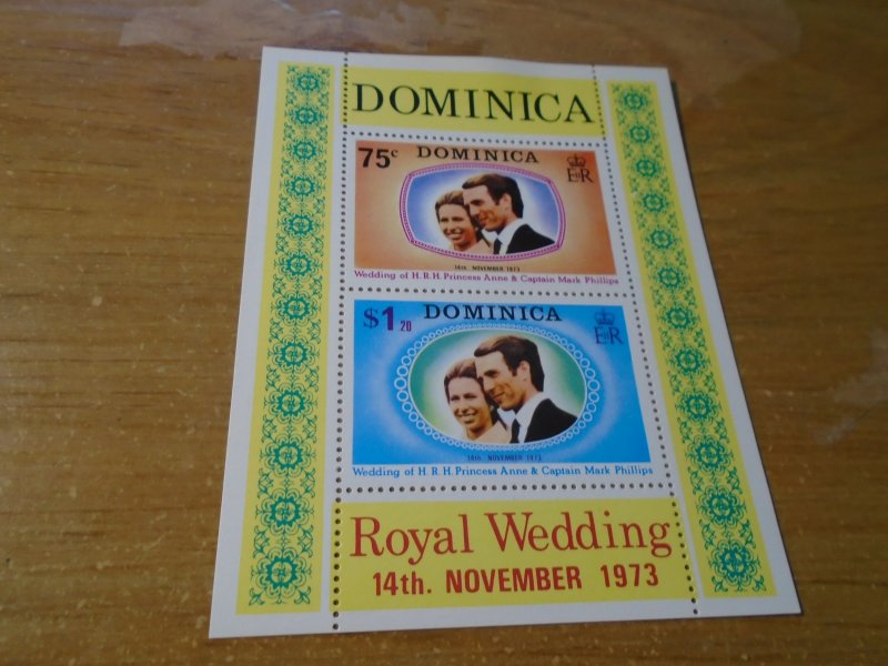 Dominica  #  373a  MNH