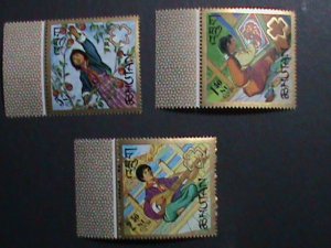 ​BHUTAN SC# 90-1967 BOY SCOUT-BORDER IN GOLD-MNH SET-VF WE SHIP TO WORLD WIDE
