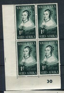 SOUTH AFRICA; 1952 early Van Riebeeck issue 1d. Mint CORNER BLOCK,