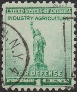 USA #899 1940 1c Green  Statue of Liberty For Defense. USED-Fine-NH.