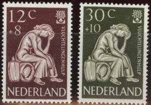 Netherlands Scott B341-B342 MNH** 1960 World  Refugee Year