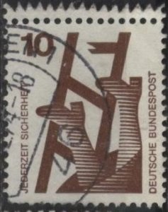 Germany 1075 (used) 10pf safety: broken ladder, dk brn (1971)