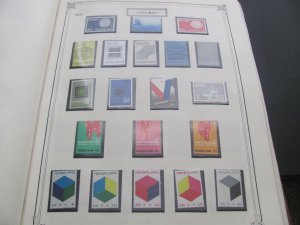 NETHERLANDS MINT NEVER HINGED 1970-1990 SETS XF (179)12 PICTURES