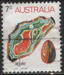 Australia 559 (used) 7c agate (1973)