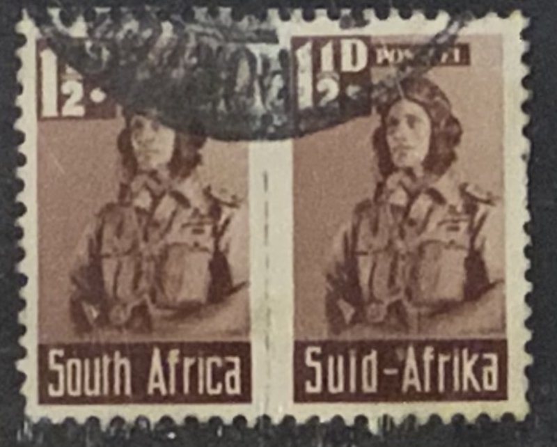 SOUTH AFRICA 1942 1.5d  SG99 USED PAIR