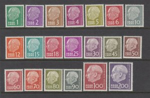 SAAR #263-282 compete set (Mint NEVER HINGED) cv$24.30