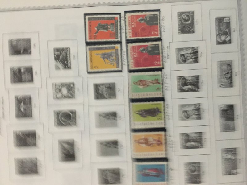 Collection of mint Albania stamps on Minkus pages