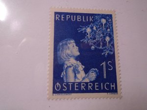 Austria  #  590   MH