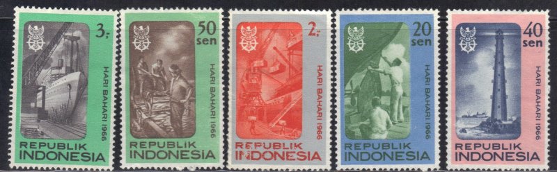 INDONESIA MH  DOCK YARD WORKERS 1966 SEE SCAN