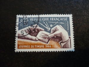 Stamps - France - Scott# B400 - Used Set of 1 Stamp