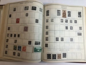 The New World Wide Postage Stamp Album Lots Of Old Stamps