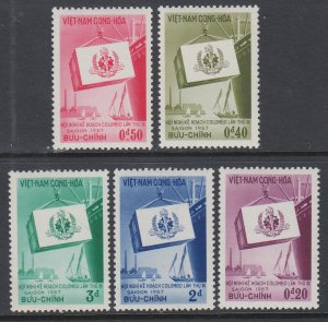 Viet Nam 68-72 MNH VF