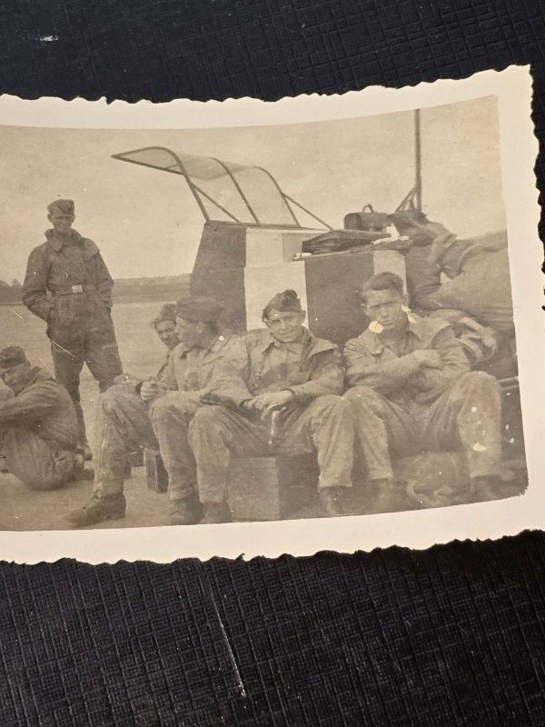 TOUGH LUFTWAFFE SOLDIERS w STRANGE CRAFT? WW2 WWII German Military Wartime photo