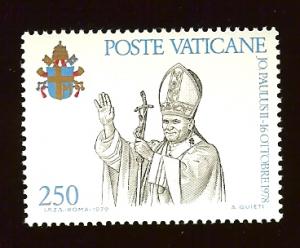 Vatican 646 Pope John Paul II raising hand in blessing MNH