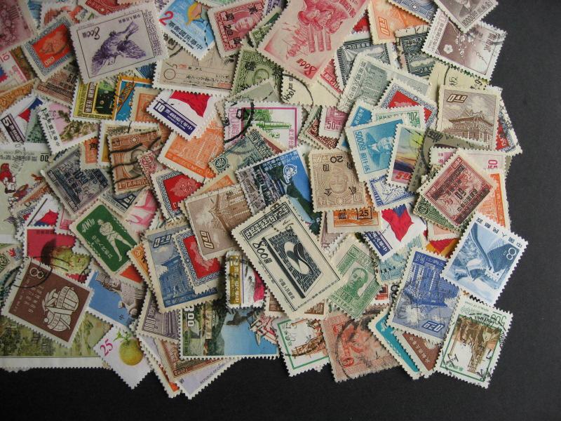 China & PRC 250 a double sized elusive mixture (duplicates, mixed condition)