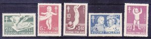 Finland B82-86 MNH 1947 Medical Examination of Infants Full Set of 5 VF