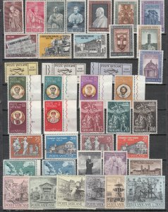 Vatican City - small stamp lor  complete sets! - MNH