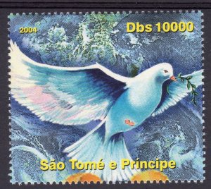 Sao Tome and Principe 2004 BIRD IN THE SKY Set (1) Perforated MNH