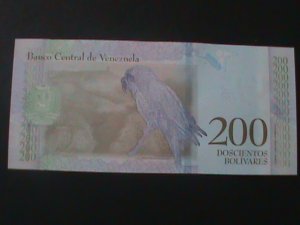 ​VENEZUELA-2018 -CENTRAL BANK-$200 BOLIVARES UN-CIR-PICTORIAL- BIRD-POLYMER NOTE