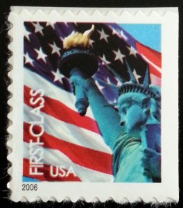 2006 39c Statue of Liberty & Flag, SA Scott 3973 Mint F/VF NH