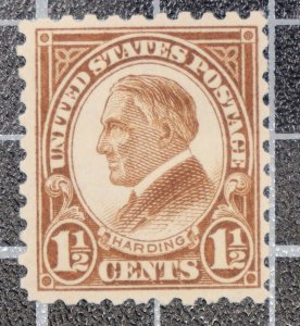 Scott 582 - 1.5 Cents Harding - MNH - Nice Stamp - SCV $13.00