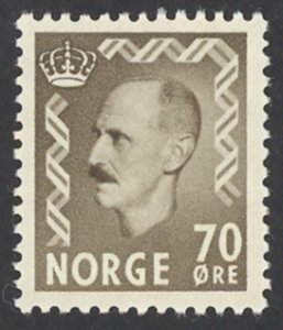 Norway Sc# 350 MH 1956 70o King Haakon VII