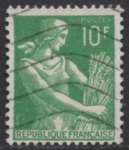 France #833A Farm Women Type Used CV$0.30