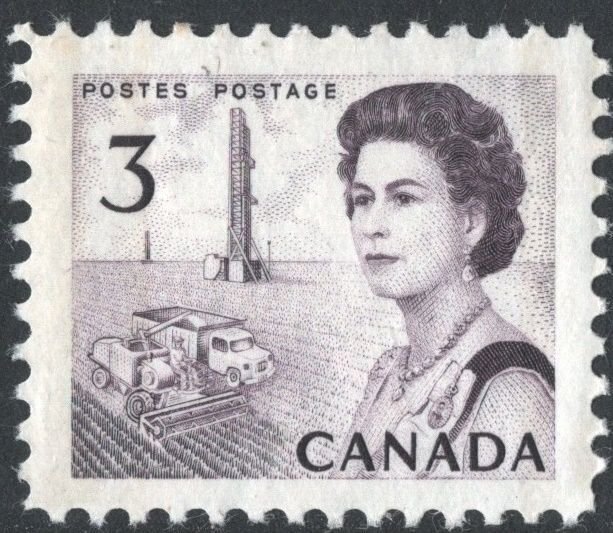 Canada SC#456 3¢ QE II, Oil Derrick and Combine Harvester (1967) MLH