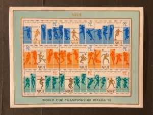 Niue Scott #B51 never hinged