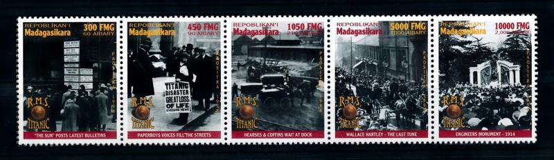 [90846] Madagascar 1998 Titanic Newspapers Monument Horses Strip of Five MNH