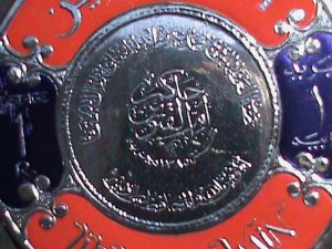 UMM AL QIWAIN STAMP-COLORFUL GOLD FOIL ROUND RARE-LARGE  MINT STAMP- VERY FINE