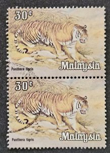 Malaysia 1984 SG272 used  pair 30c tiger  (no watermark issue)