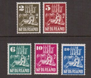 Netherlands  #B214-B218  MNH  1950  churches in war-time   ruins