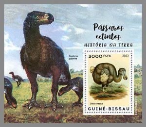 GUINEA-BISSAU 2023 MNH Hystory of Earth Extinct Birds S/S #809b2