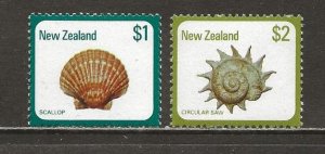 New Zealand Scott catalog # 696-697 Unused Hinged